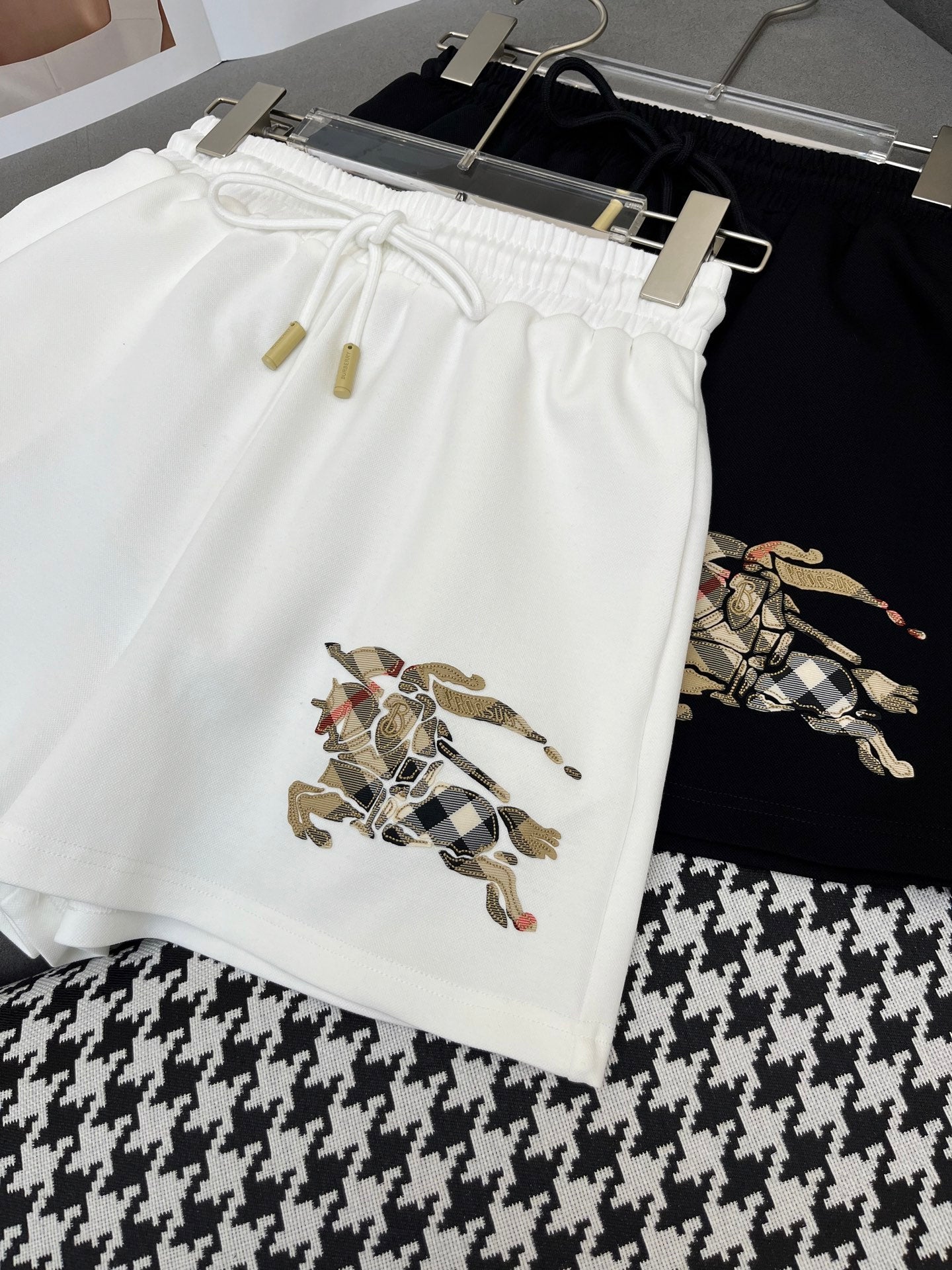 COTTON SHORTS WITH SIGNATURE EMBROIDERYmen's pants